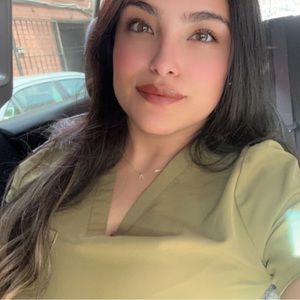 Meet your Posher, Carolina